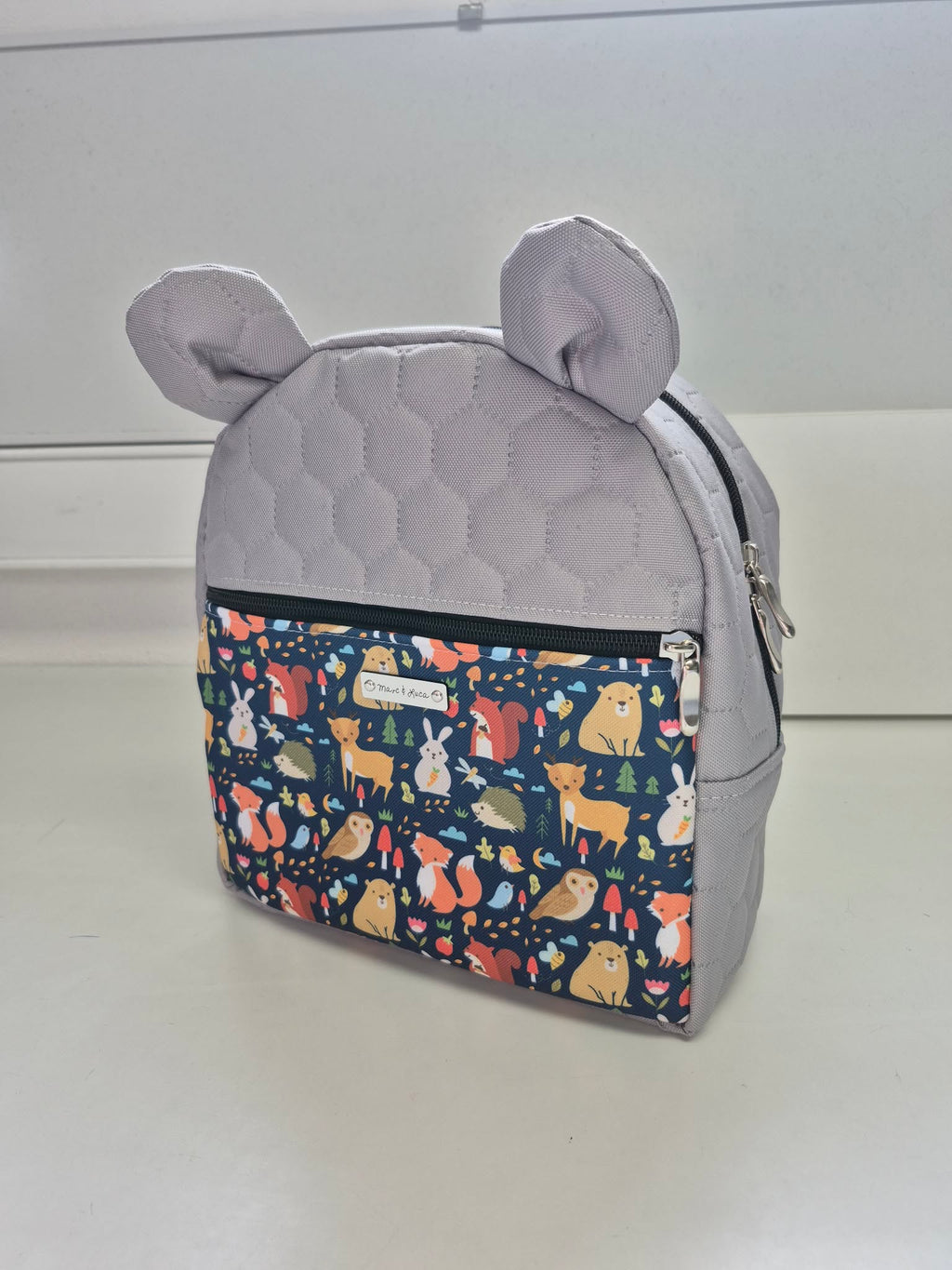 Otroški nahrbtnik gozdne živali